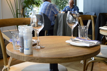 elegant table setting