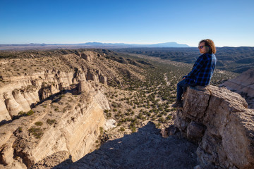 Naklejka premium Beautiful American Landscape during a sunny day. Taken in Kasha-Katuwe Tent Rocks National Monument, New Mexico, United States.