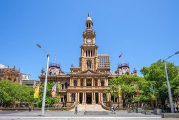 Naklejka premium Sydney Town Hall in sydney central business district