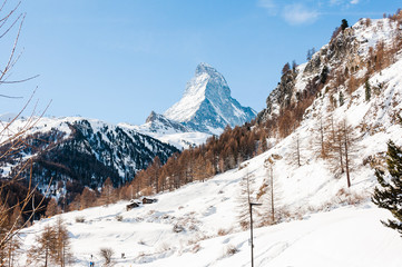 Fototapeta na wymiar Zermatt, Furi, Zmutt, Winterwanderweg, Alpen, Matterhorn, Winter, Wintersport, Schweiz