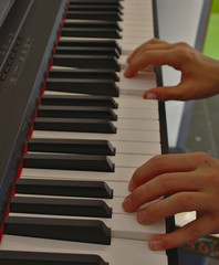 Klaviatur Hände spielen