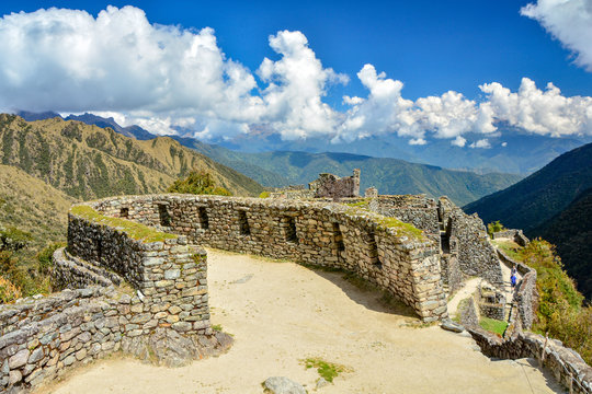 Sayacmarca inca trail