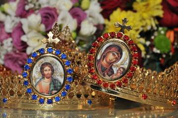 the crown used by the bride and groom in the Romanian Orthodox Church