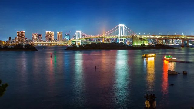 Timelapse of Rainbow Bridge over Tokyo Bay at Night