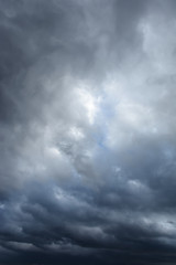 Obraz premium Dark gray cloudy sky