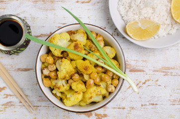 Roasted cauliflower with chickpeas