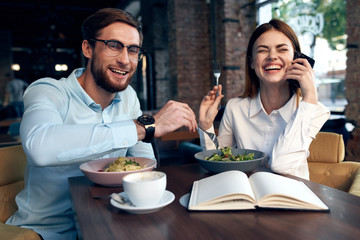 business colleagues have lunch