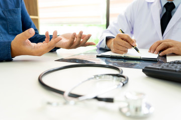 Fototapeta premium professional brain doctor give a counselor to the patient