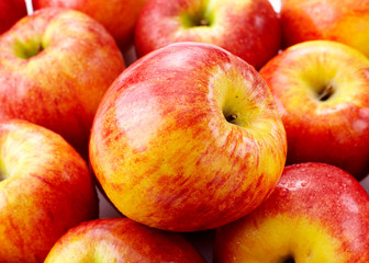 Fototapeta na wymiar Fresh fruit red apple