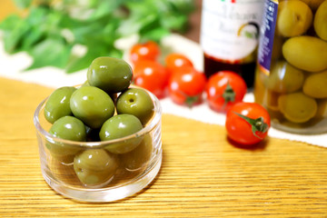 グリーンオリーブの塩漬け