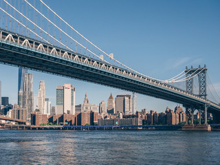 Fototapeta na wymiar View of the Manhattan Bridge on a summer day