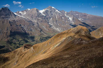 Obraz premium View of mountain with blue sky from Grossglockner High Alpine Road in Austria
