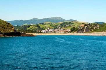 Fototapeta na wymiar Coast in the Cantabrian sea in the Basque Country on a sunny day.