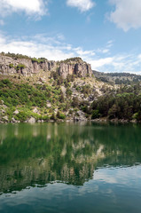 Fototapeta na wymiar Lake in the Spanish province of Soria on a sunny day