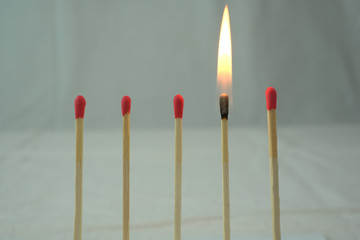 streichholz brennt mit voller Leidenschaft