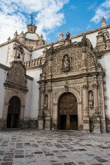 Fototapeta na wymiar Fachada catedral de la ciudad de Chihuahua, México