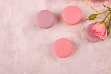 Obraz na płótnie Canvas macaron, pastel color, dessert (natural macaroons). top copy space. food background