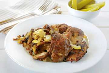Fried chicken liver with onions and herbs