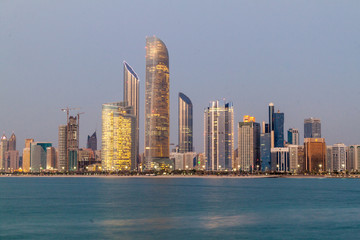 Fototapeta premium Skyline of Abu Dhabi, United Arab Emirates