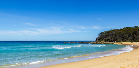 Fototapeta na wymiar beautiful beach with blue sky in New South Wales Australia