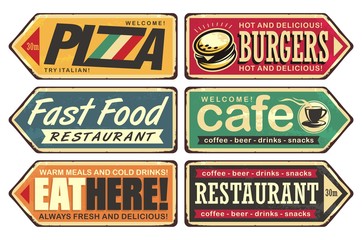 Sammlung von Retro-Schildern. Vintage-Wegweiser für Café, Pizza, Burger und Fast-Food-Restaurant. Lebensmittel- und Getränkevektorplakat auf altem strukturiertem Hintergrund. © lukeruk