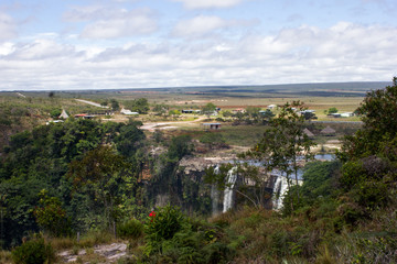 Fototapeta na wymiar waterfall near road on the great savanna