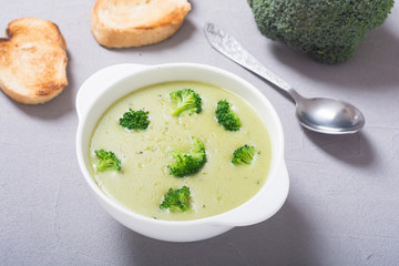 Fresh broccoli cream soup in bowl