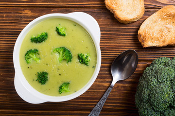 Fresh broccoli cream soup in bowl