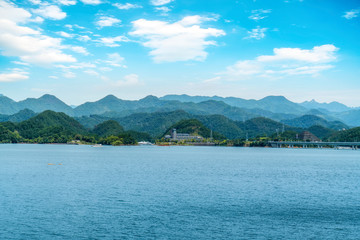 Obraz premium Natural Landscape and Lake Scenery of Qiandao Lake in Hangzhou..