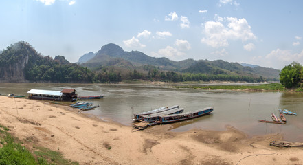 Fototapeta na wymiar Upper Mekong River - Laos