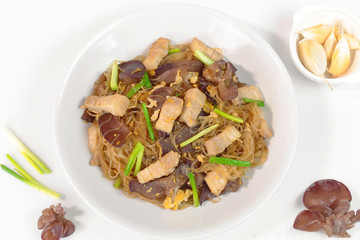 Stir-fried vermicelli noodle with pork and black mushroom