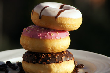 Bunte Donuts Freisteller Nahaufnahme