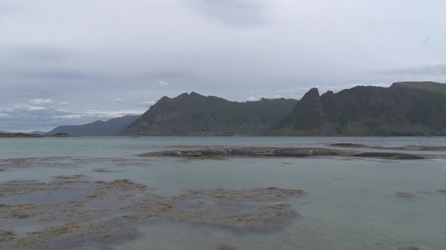 Norwegen, Lofoten, Gims&oslash;y, Kirche, V&aring;gan, Nordland, Austv&aring;g&oslash;ya, Vestv&aring;g&oslash;ya, Torfmoor, Tundra, arktisch, Holykirche, Wahryeichen, K&aring;ste, Ebbe, Gims&oslash;ystraumen, Straumen,