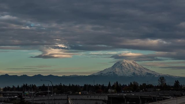 Lenticular Clouds over Mount Rainier Timelapse 4k