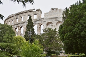 Fototapeta na wymiar Pula - römisches Amphittheater von außen