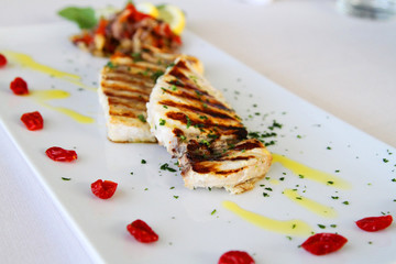 piatto a base di frutti di mare servito in un ristorante pugliese