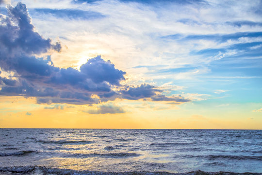 Fototapeta Atlantic Ocean Sunrise Background. Beautiful sunrise sky over the Atlantic Ocean in Myrtle Beach, South Carolina, USA.