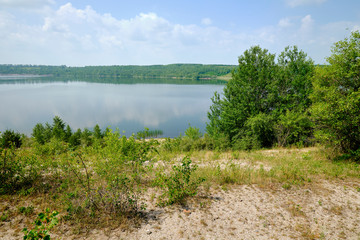 Natur am Großkaynaer See oder Südfeldsee  bei Großkayna - einem ehemaligen Tagebau - in der Nähe von Merseburg, Burgenlandkreis und Saalkreis, Sachsen-Anhalt, Deutschland