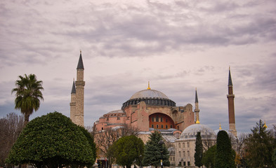 Fototapeta na wymiar Hagia Sophia in Istanbul bei schlechten Wetter