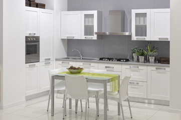 cucina moderna in un un'esposizione di mobili