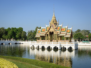 Fototapeta na wymiar Palacio Bang Pa-in (Palacio de verano ) Ayutthaya, TAILANDIa. Aisawan Dhiphya-Asana, Bang Pa-In Royal Palace del rey Rama V (UNESCO World Heritage List, 1991), siglo XVII.