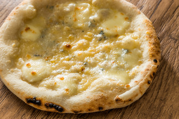 ピッツア　Italian home-made pizza