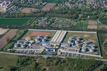 vue aérienne d'une usine à Val-de-Reuil dans l'Eure en France