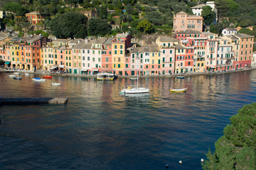 Il porticciolo di Portofino, vista dall'alto