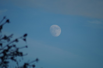 Mond am Tag
