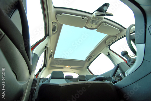 Panoramic sunroof in a passenger car