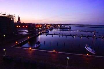 Naklejka premium bridge at night