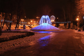 Зимний фонтан светодиодный.