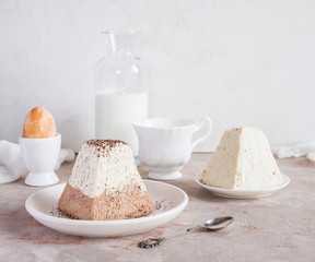 Easter background. Traditional Easter holiday table: cake, Easter and Easter eggs.