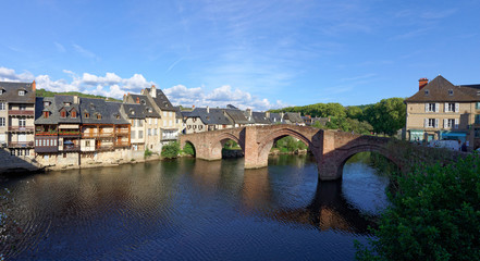 Fototapeta na wymiar Le Lot à Espalion, Aveyron, Occitanie, France